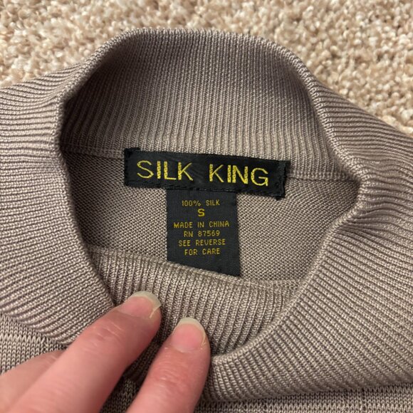 Vintage Sweater Womens S Beige 100% Silk Fine Knit Mock Neck Oversized SS - Picture 4 of 8